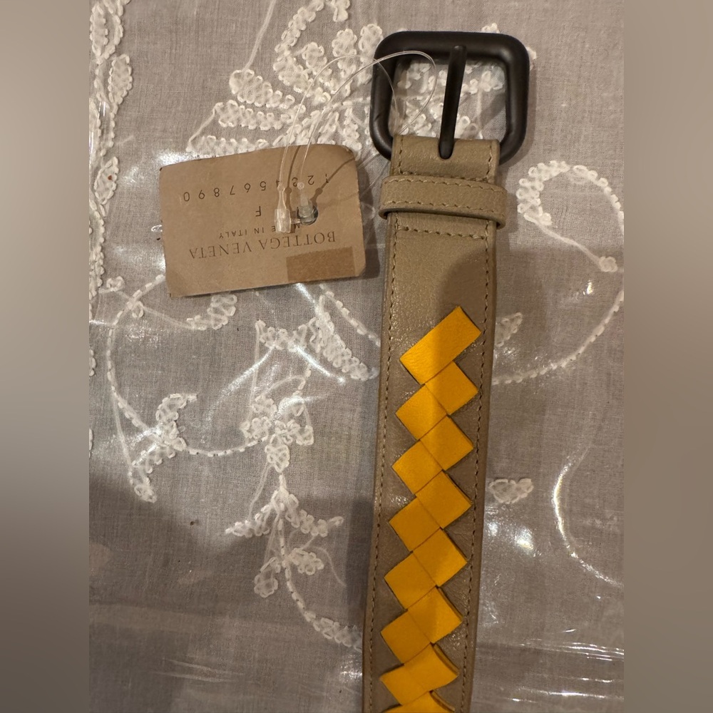 ❤️ BOTTEGA VENETA Women's Intrecciato Belt in Yellow and Tan. Made in Italy
